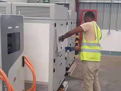 Estações de carregamento de EV com PV + sistema de armazenamento de energia